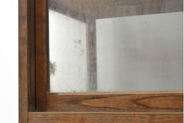 和製アンティーク　栗材　昭和レトロ　引き出し3杯付きが嬉しい、懐かしい雰囲気のガラスケース(ショーケース、陳列棚、店舗什器)(R-050945)