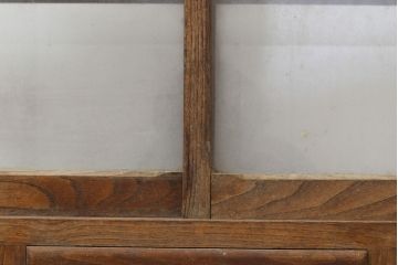 和製アンティーク　栗材　昭和レトロ　引き出し3杯付きが嬉しい、懐かしい雰囲気のガラスケース(ショーケース、陳列棚、店舗什器)(R-050945)