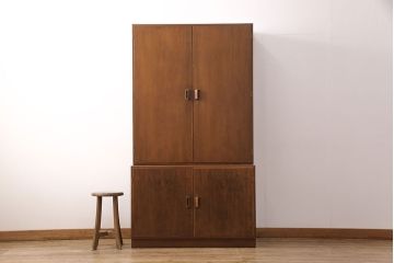 デンマークヴィンテージ　SOBORG MOBLER(ソボーモブラー)社　ボーエ・モーエンセン　チーク材・ローズウッド材　北欧家具らしいシンプルさが魅力のキャビネット(収納棚、戸棚、ビンテージ)(R-050947)