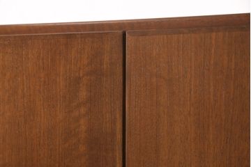 デンマークヴィンテージ　SOBORG MOBLER(ソボーモブラー)社　ボーエ・モーエンセン　チーク材・ローズウッド材　北欧家具らしいシンプルさが魅力のキャビネット(収納棚、戸棚、ビンテージ)(R-050947)