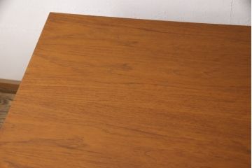 デンマークヴィンテージ　チーク・ローズウッド材　シンプルですっきりとした佇まいのニーホールデスク(両袖机、在宅ワーク、在宅用ワークデスク、ビンテージ)(R-050951)