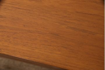 デンマークヴィンテージ　チーク・ローズウッド材　シンプルですっきりとした佇まいのニーホールデスク(両袖机、在宅ワーク、在宅用ワークデスク、ビンテージ)(R-050951)