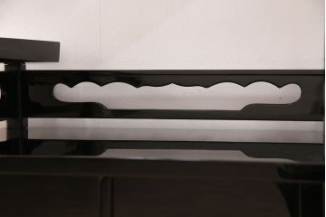中古　未使用　展示品　超美品!深く艶のある黒が美しい輪島塗りの飾り棚(茶棚)(R-050953)