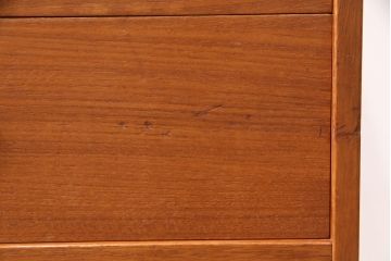 北欧ヴィンテージ　デンマーク家具　チーク材　空間に取り入れやすい小ぶりなサイズのサイドチェスト(サイドボード、引き出し)(R-050962)