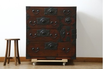 和製アンティーク　前面ケヤキ材　お部屋に取り入れやすい幅狭のサイズが魅力的な仙台箪笥　(R-050963)