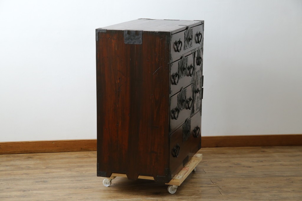 和製アンティーク　前面ケヤキ材　お部屋に取り入れやすい幅狭のサイズが魅力的な仙台箪笥　(R-050963)