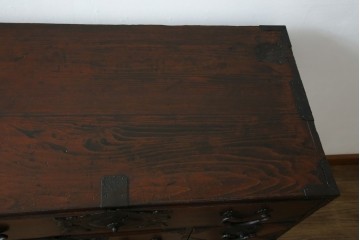 和製アンティーク　前面ケヤキ材　お部屋に取り入れやすい幅狭のサイズが魅力的な仙台箪笥　(R-050963)