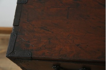 和製アンティーク　前面ケヤキ材　お部屋に取り入れやすい幅狭のサイズが魅力的な仙台箪笥　(R-050963)