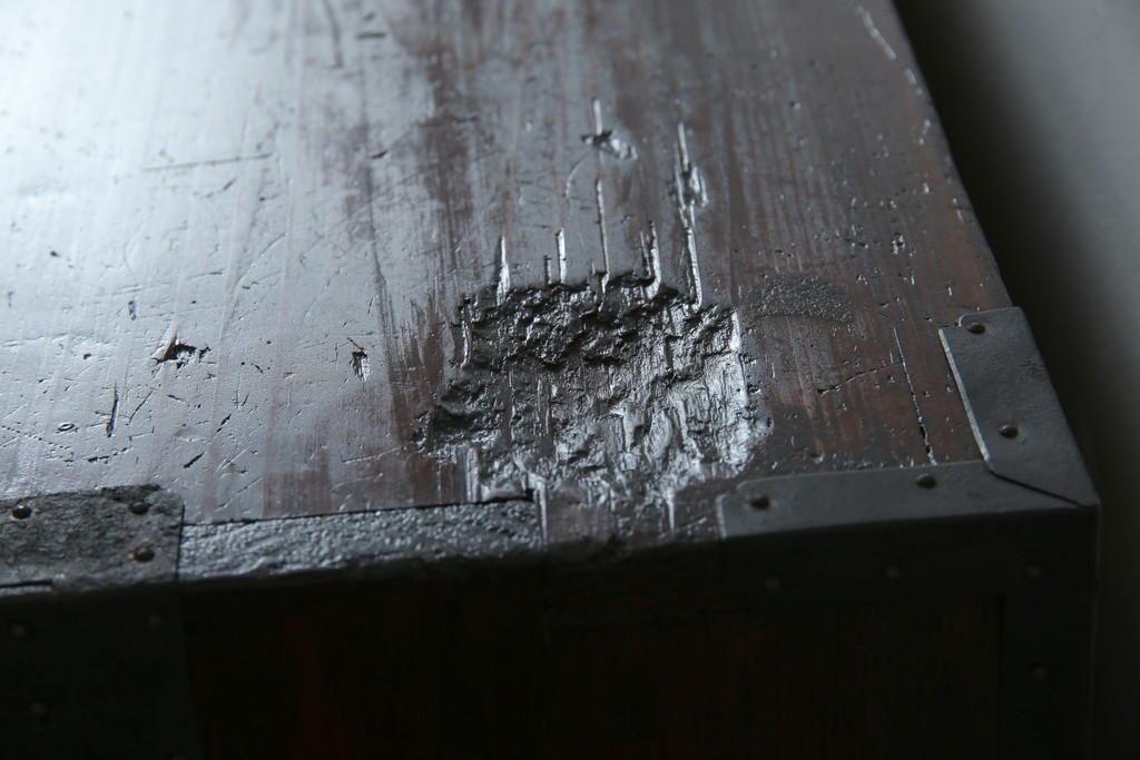 和製アンティーク　前面ケヤキ材　お部屋に取り入れやすい幅狭のサイズが魅力的な仙台箪笥　(R-050963)