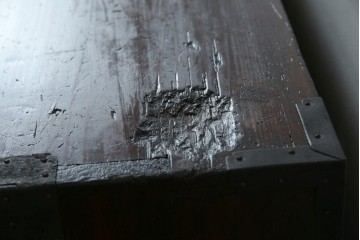 和製アンティーク　前面ケヤキ材　お部屋に取り入れやすい幅狭のサイズが魅力的な仙台箪笥　(R-050963)