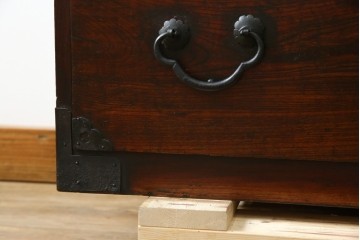 和製アンティーク　前面ケヤキ材　お部屋に取り入れやすい幅狭のサイズが魅力的な仙台箪笥　(R-050963)