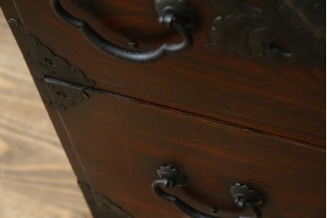 和製アンティーク　前面ケヤキ材　お部屋に取り入れやすい幅狭のサイズが魅力的な仙台箪笥　(R-050963)