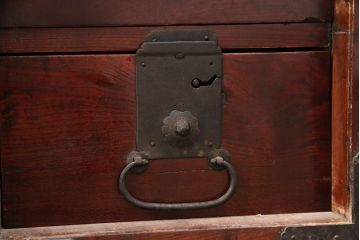 和製アンティーク　前面ケヤキ材　お部屋に取り入れやすい幅狭のサイズが魅力的な仙台箪笥(衣装箪笥、整理箪笥、時代箪笥、収納たんす、和タンス)(R-050963)