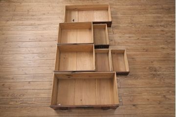 和製アンティーク　前面ケヤキ材　お部屋に取り入れやすい幅狭のサイズが魅力的な仙台箪笥(衣装箪笥、整理箪笥、時代箪笥、収納たんす、和タンス)(R-050963)