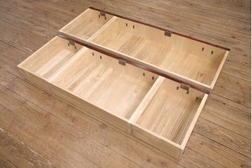 中古　岩谷堂箪笥　繊細な意匠が施された金具が存在感を放つローボード(ローチェスト、テレビ台、テレビボード)(R-050964)