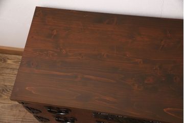 中古　岩谷堂箪笥　天板リメイク　迫力ある金具が魅力!和の趣あふれるローボード(リビングボード、ローチェスト、テレビ台、テレビボード)(R-050965)