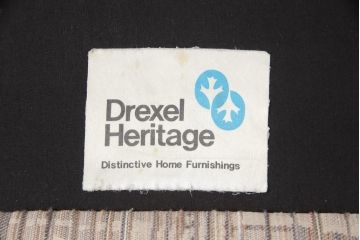 中古　DREXEL HERITAGE(ドレクセルヘリテイジ)　Upholstery(アップホルスタリー)　ワンランク上の上質なお部屋作りにぴったりの3人掛けソファ(アームソファ、3P)(R-050966)