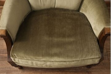 中古　DREXEL HERITAGE(ドレクセルヘリテイジ)　くすみがかったグリーンカラーが落ち着いた雰囲気を醸し出すイージーチェア(1人掛けソファ)(定価約50万円)(R-050967)