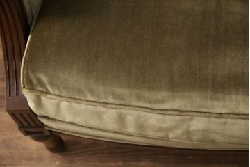 中古　DREXEL HERITAGE(ドレクセルヘリテイジ)　くすみがかったグリーンカラーが落ち着いた雰囲気を醸し出すイージーチェア(1人掛けソファ)(定価約50万円)(R-050967)