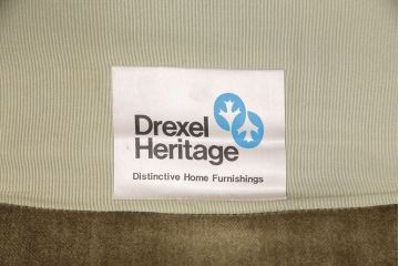 中古　DREXEL HERITAGE(ドレクセルヘリテイジ)　くすみがかったグリーンカラーが落ち着いた雰囲気を醸し出すイージーチェア(1人掛けソファ)(定価約50万円)(R-050967)