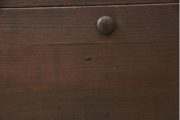 和製アンティーク　桐箪笥リメイク　鉄脚がモダンな印象を醸し出すローチェスト(ローボード、テレビ台、引き出し)(R-050969)