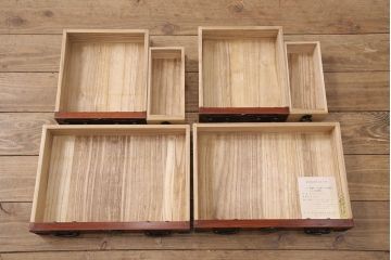 中古　岩谷堂箪笥　巾着モチーフの金具が目を引く小引き出し(小箪笥、卓上収納、小抽斗)(R-050974)