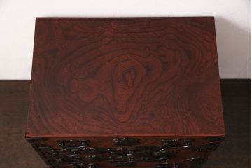中古　岩谷堂箪笥　巾着モチーフの金具が目を引く小引き出し(小箪笥、卓上収納、小抽斗)(R-050974)