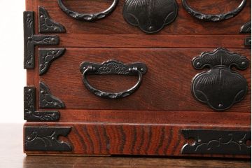 中古　岩谷堂箪笥　巾着モチーフの金具が目を引く小引き出し(小箪笥、卓上収納、小抽斗)(R-050974)