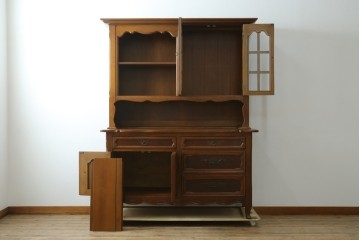 アメリカヴィンテージ　アメリカ輸入家具　DREXEL HERITAGE(ドレクセルヘリテイジ)　 エレガントなデザインが魅力的なキャビネット　(R-050975)