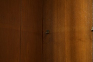 アメリカヴィンテージ　アメリカ輸入家具　DREXEL HERITAGE(ドレクセルヘリテイジ)　 エレガントなデザインが魅力的なキャビネット　(R-050975)