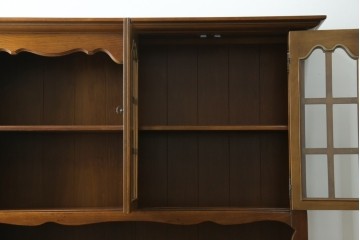 アメリカヴィンテージ　アメリカ輸入家具　DREXEL HERITAGE(ドレクセルヘリテイジ)　 エレガントなデザインが魅力的なキャビネット　(R-050975)