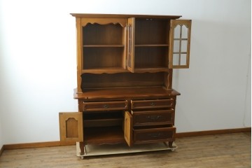 アメリカヴィンテージ　アメリカ輸入家具　DREXEL HERITAGE(ドレクセルヘリテイジ)　 エレガントなデザインが魅力的なキャビネット　(R-050975)