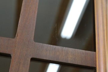 アメリカヴィンテージ　アメリカ輸入家具　DREXEL HERITAGE(ドレクセルヘリテイジ)　 エレガントなデザインが魅力的なキャビネット　(R-050975)