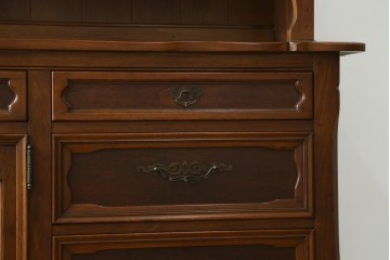 アメリカヴィンテージ　アメリカ輸入家具　DREXEL HERITAGE(ドレクセルヘリテイジ)　 エレガントなデザインが魅力的なキャビネット　(R-050975)