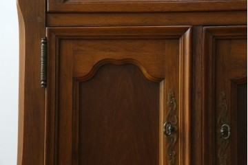 アメリカヴィンテージ　アメリカ輸入家具　DREXEL HERITAGE(ドレクセルヘリテイジ)　 エレガントなデザインが魅力的なキャビネット　(R-050975)