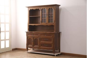 アメリカヴィンテージ　アメリカ輸入家具　DREXEL HERITAGE(ドレクセルヘリテイジ)　 エレガントなデザインが魅力的なキャビネット(カップボード、食器棚、収納棚、ビンテージ)(R-050975)