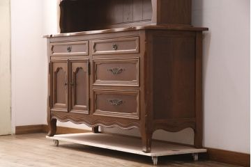 アメリカヴィンテージ　アメリカ輸入家具　DREXEL HERITAGE(ドレクセルヘリテイジ)　 エレガントなデザインが魅力的なキャビネット(カップボード、食器棚、収納棚、ビンテージ)(R-050975)