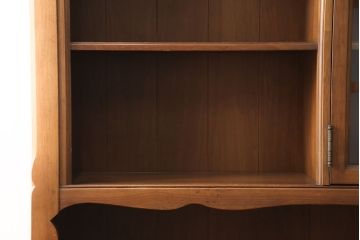 アメリカヴィンテージ　アメリカ輸入家具　DREXEL HERITAGE(ドレクセルヘリテイジ)　 エレガントなデザインが魅力的なキャビネット(カップボード、食器棚、収納棚、ビンテージ)(R-050975)