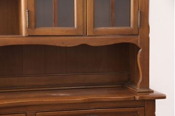 アメリカヴィンテージ　アメリカ輸入家具　DREXEL HERITAGE(ドレクセルヘリテイジ)　 エレガントなデザインが魅力的なキャビネット(カップボード、食器棚、収納棚、ビンテージ)(R-050975)