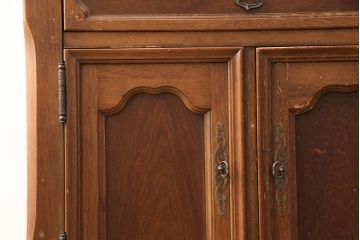 アメリカヴィンテージ　アメリカ輸入家具　DREXEL HERITAGE(ドレクセルヘリテイジ)　 エレガントなデザインが魅力的なキャビネット(カップボード、食器棚、収納棚、ビンテージ)(R-050975)