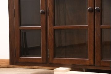 中古　美品　松本民芸家具　脚(台輪)付きリメイク　和モダンな空間づくりにおすすめのサイドボード(収納棚、食器棚、キャビネット)(R-50976)