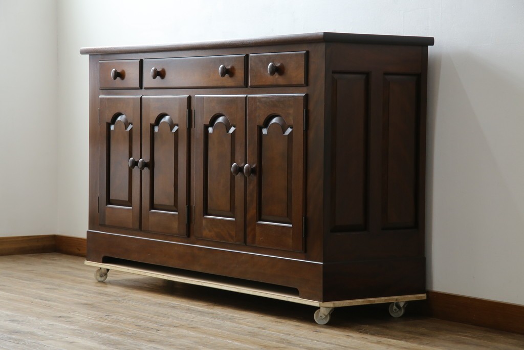 中古　美品　松本民芸家具　和・洋どちらの空間にも合わせやすいシックなサイドボード　(R-050977)