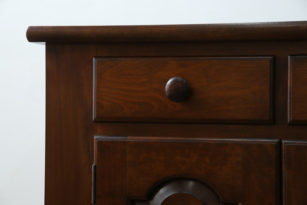 中古　美品　松本民芸家具　和・洋どちらの空間にも合わせやすいシックなサイドボード　(R-050977)