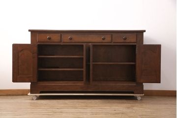 中古　美品　松本民芸家具　和・洋どちらの空間にも合わせやすいシックなサイドボード(収納棚、戸棚、カウンターテーブル、キャビネット)(R-050977)