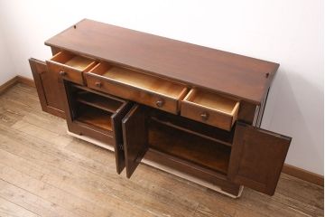 中古　美品　松本民芸家具　和・洋どちらの空間にも合わせやすいシックなサイドボード(収納棚、戸棚、カウンターテーブル、キャビネット)(R-050977)