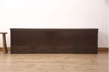 中古　美品　落ち着いた空間づくりにおすすめ!上品な雰囲気を醸しだす民芸箪笥のローボード(テレビ台、テレビボード、リビングボード)(R-050978)