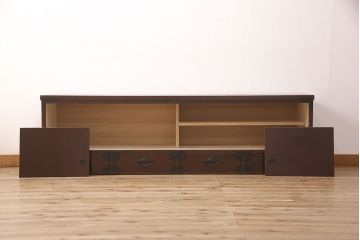 中古　美品　落ち着いた空間づくりにおすすめ!上品な雰囲気を醸しだす民芸箪笥のローボード(テレビ台、テレビボード、リビングボード)(R-050978)