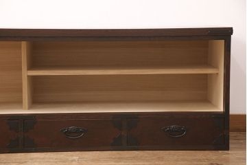 中古　美品　落ち着いた空間づくりにおすすめ!上品な雰囲気を醸しだす民芸箪笥のローボード(テレビ台、テレビボード、リビングボード)(R-050978)