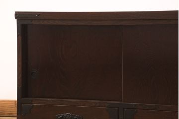 中古　美品　落ち着いた空間づくりにおすすめ!上品な雰囲気を醸しだす民芸箪笥のローボード(テレビ台、テレビボード、リビングボード)(R-050978)