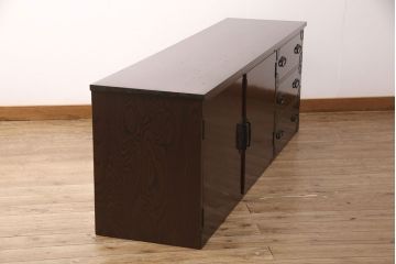 中古　美品　天板リメイク　衣装盆付き　収納力抜群が嬉しい!上品な佇まいが魅力の民芸箪笥ローボード(ローチェスト、テレビ台、テレビボード、リビングボード)(R-050979)